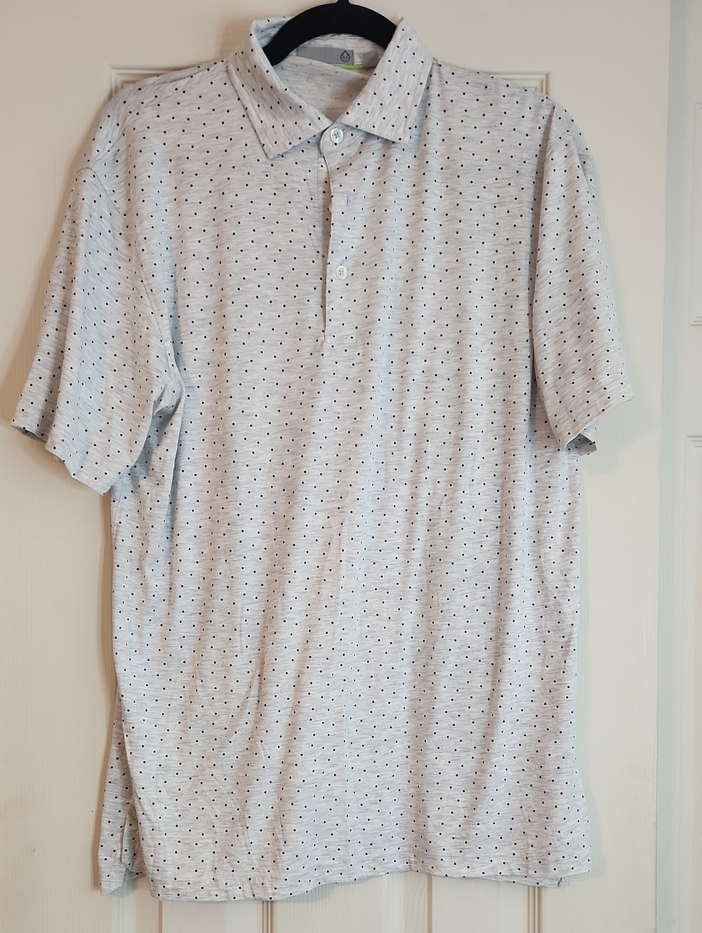 Men's Light Gray Short-Sleeve Polo with Micro Dot Pattern